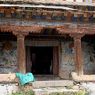 Entrance to the Main (bLa ma rgyud pa) Temple Sera Chos lding