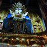 A large statue of a buddha.