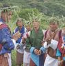 Bropon (lead master) and followers performing Bro  last steps  before closing for first day festivals