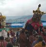 Gonpo and Gonmo standing infront of Guru statue and people gets blessings from there