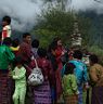 People gather there waiting egarly for the Nubchham to be performed