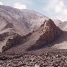 The rocky formation of the site. The defensive structures are located between the two rocky ribs of the formation.