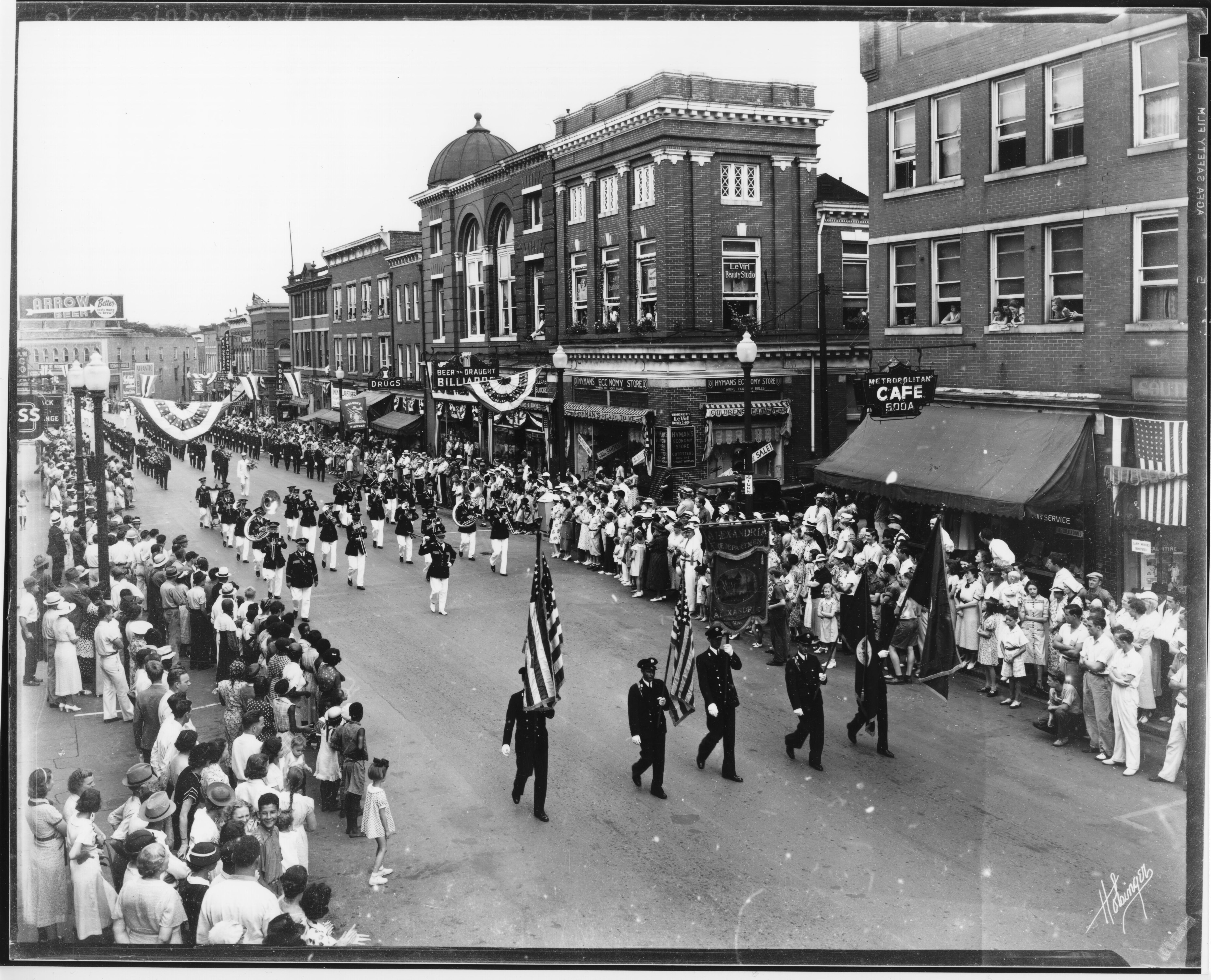 Parade, Main Street
