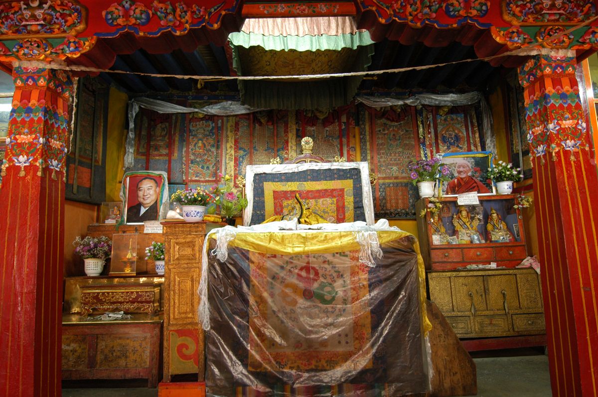 Throne of the Fifth Dalai Lama in Teaching Complex | Mandala ...